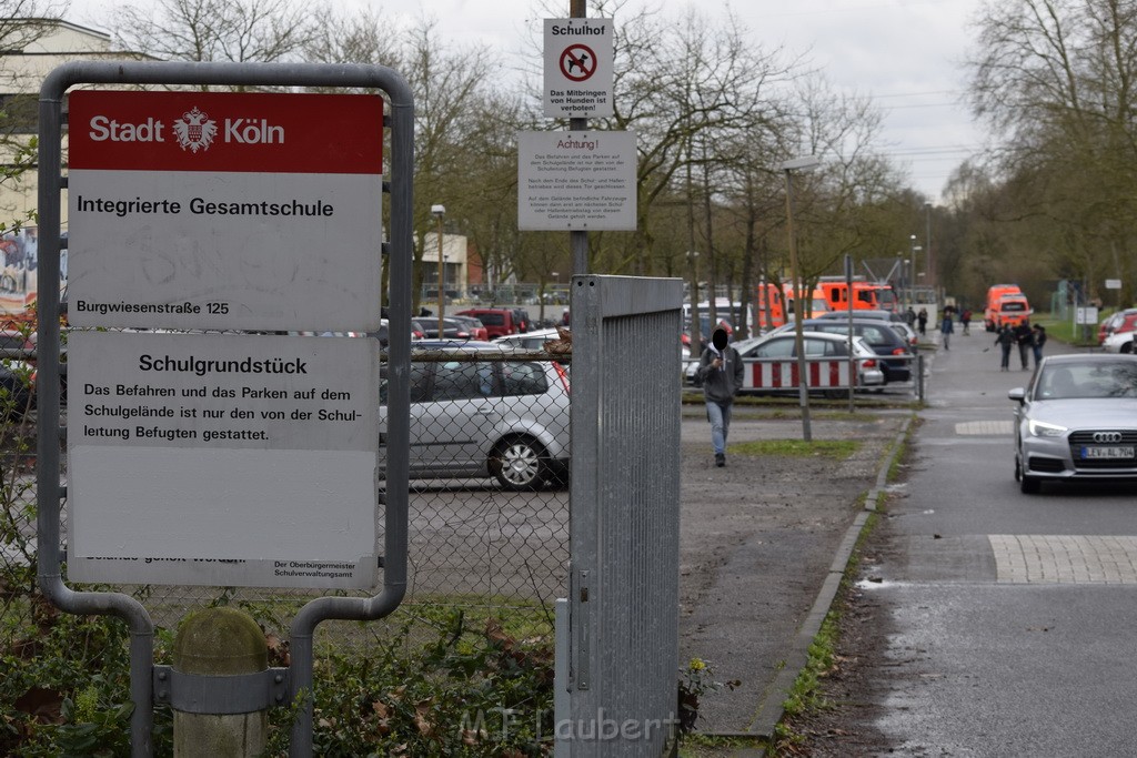 Einsatz BF Koeln Schule Burgwiesenstr Koeln Holweide P070.JPG - Miklos Laubert